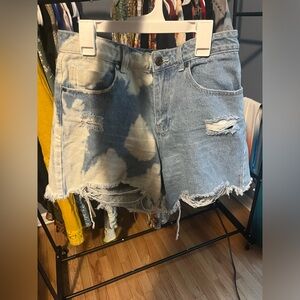 Bleachy One Side Short